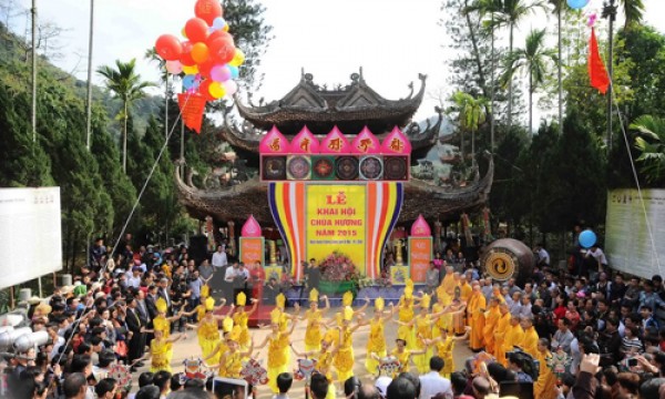 Huong Pagoda Festival, lost in a world of fairies